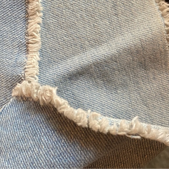 ☀️ Sofía Jeans By Sofia Vergara, Líla, Mid Rise, Hi-Low, Jean Shorts - Picture 13 of 15